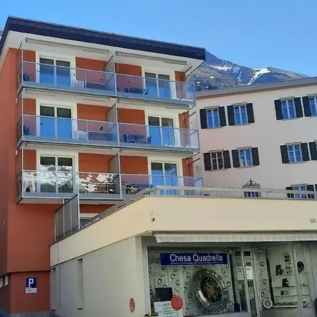 Chesa Quadrella Apartment *